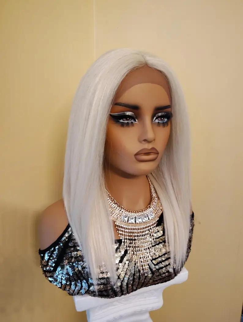 Peluca blanca peluca con malla Frontal recta corta 13X4 HD Bob peluca Frontal de encaje sin pegamento prearrancada Cosplay diario sintético para mujeres