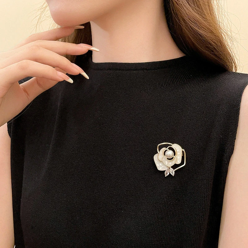French Elegant Rhinestones Pearl Brooch Fashion Clothes Corsage Jewelry For Women