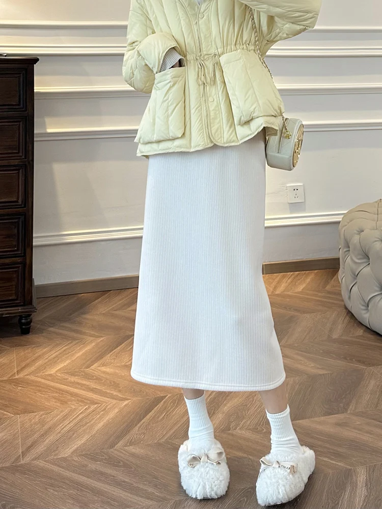 

Zhang ei Winter 2025 Thiened Version Fce Lined High Waist Slimming White Knitted f Skirt Korean Sle Commute A-L...
