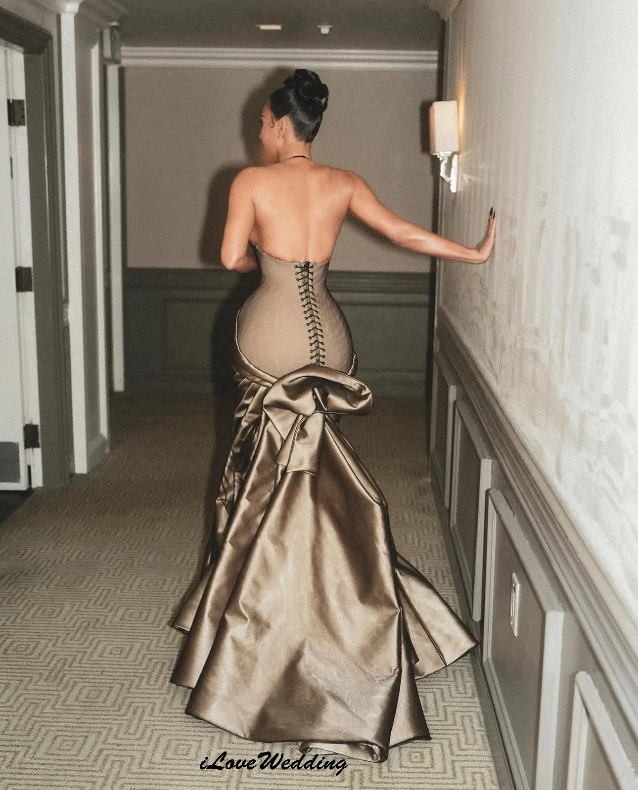 Elegant Halter Champage Prom Dresses 2025 Sleeveless Evening Dress Backless Lace-Up Mermaid Pleated Women Party Dress Customized