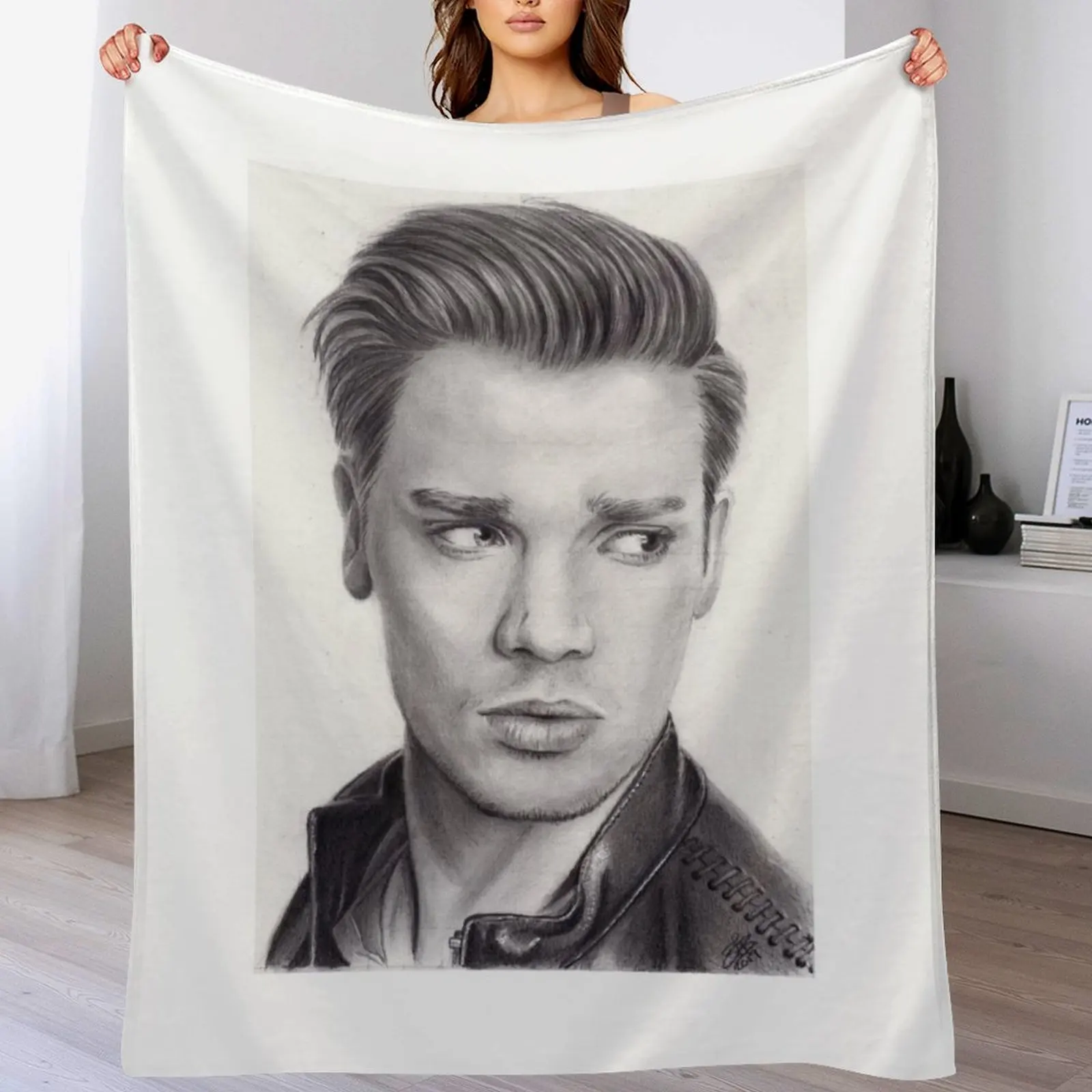 Dominic Sherwood Throw Blanket Decoratives Summer Beddings Blankets