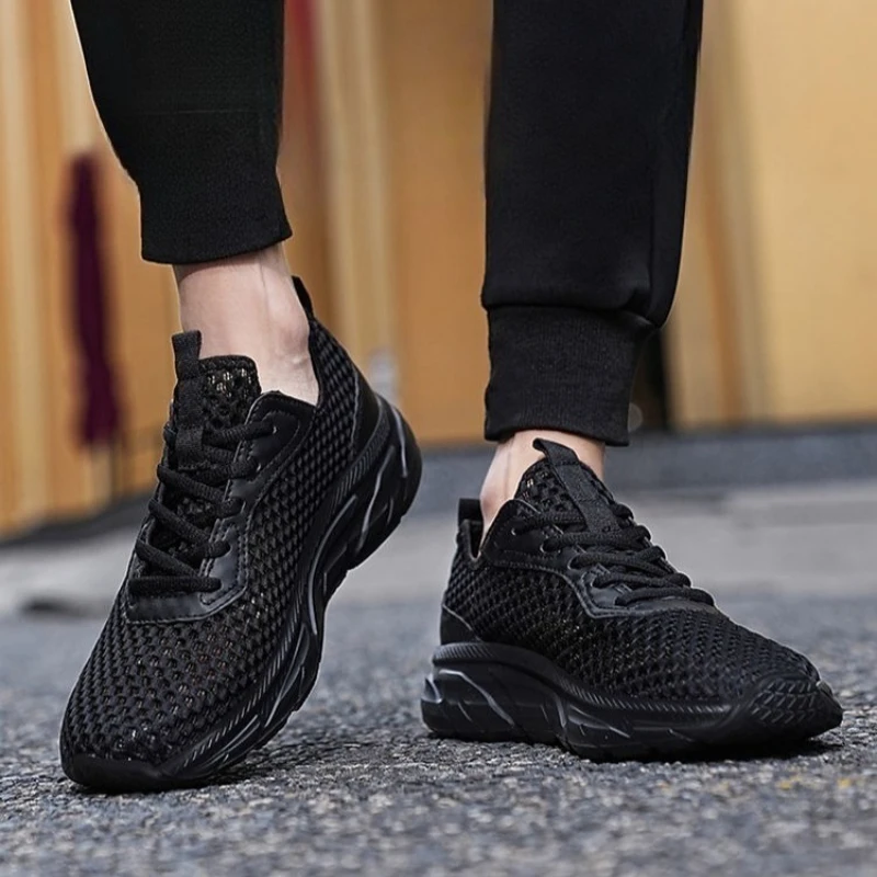 

Черные дышащие сетчатые верхние мужские повседневные кроссовки на толстой платформе, удобная стильная мужская спортивная обувь унисекс по низкой цене