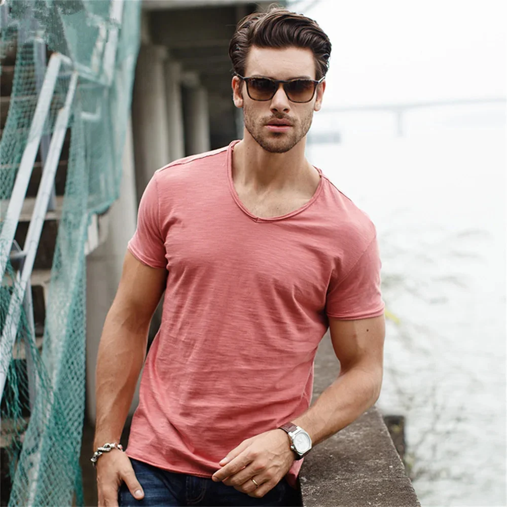 Camiseta 100% de algodón para hombre, camisa de manga corta con cuello en V, diseño de moda, ajustada, sólida, de marca