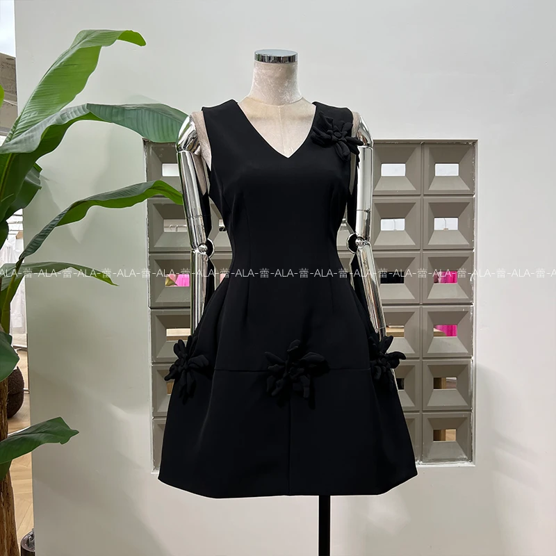 Vestido de alta sociedad francés elegante con temperamento, cuello en V, sin mangas, hecho a mano, flor 3D, cintura alta, ajustado, corte en A, Vestido corto de verano para mujer