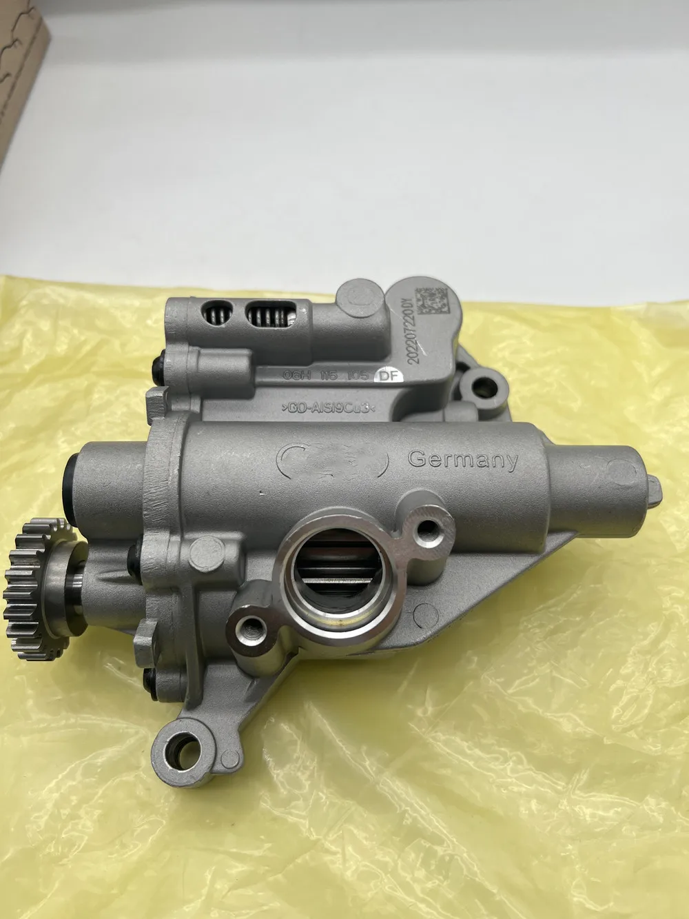 NEW Made In Germany OEM Oil Pump 06H115105AM 06H115105BF, 06H115105DF For Audi A4 A6 Q3 Q5 VW Tiguan Passat 2.0TFSI 1.8T 2.0T