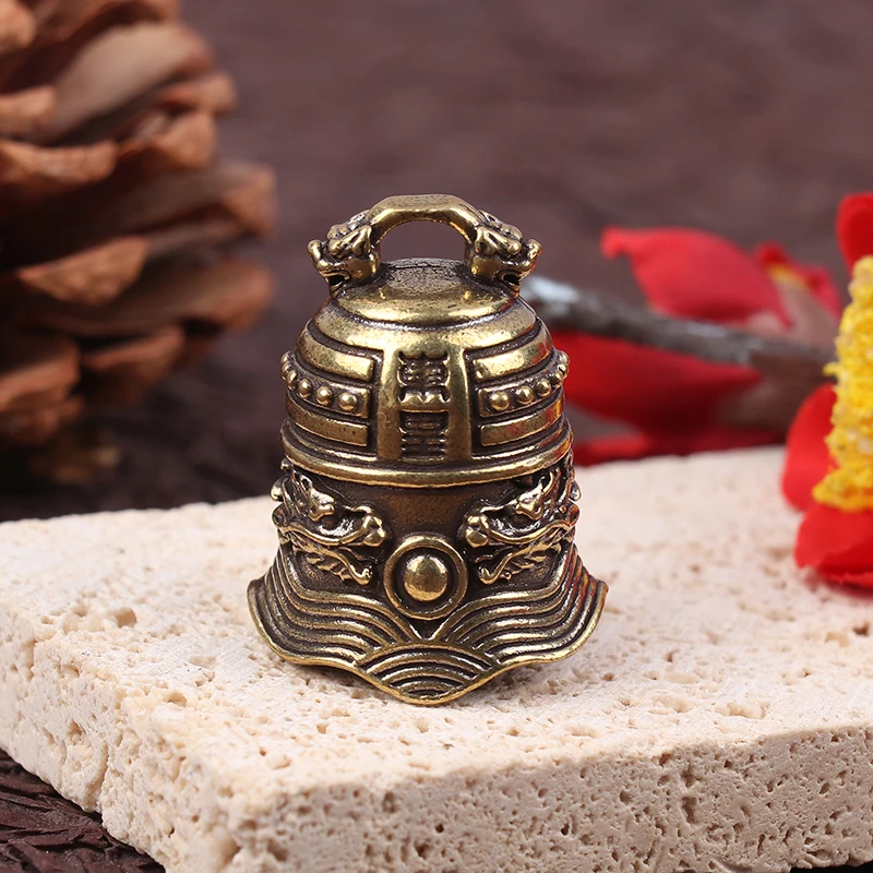 LLavero de campana de dragón artesanal de latón para Interior de coche, cuentas de juego de dragón doble, campana de latón, colgante de decoración del hogar, 1 unidad