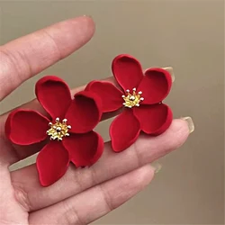 Matte Texture Metal Red Flower Earrings for Women Girls Alloy Fashion Charm Wedding Party Jewelry Gifts 2024
