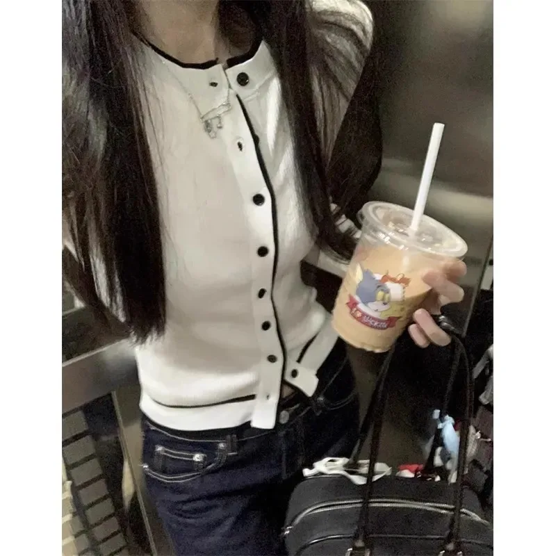 

Korean Single-breasted Knitted Sweater Women's Autumn 2025 New Temperament Slim and Western Style Bottoming Top