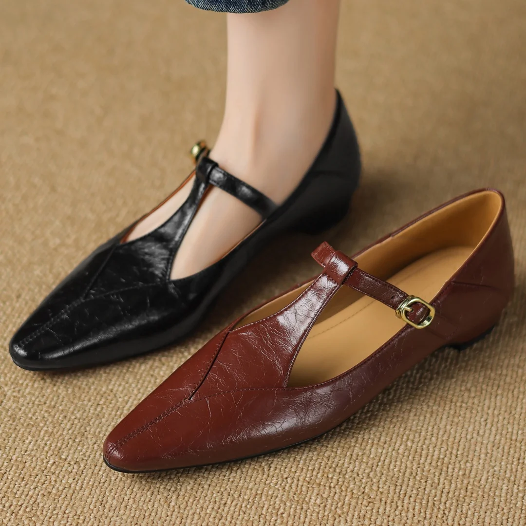 Danxuefei 2025 ใหม่ผู้หญิงSheepskin Pointed Toe T-Strap FlatsสุภาพสตรีElegant 2 ซม.Kitten Heel SLIP-ONทุกวันSlim Dressรองเท้าร้อน