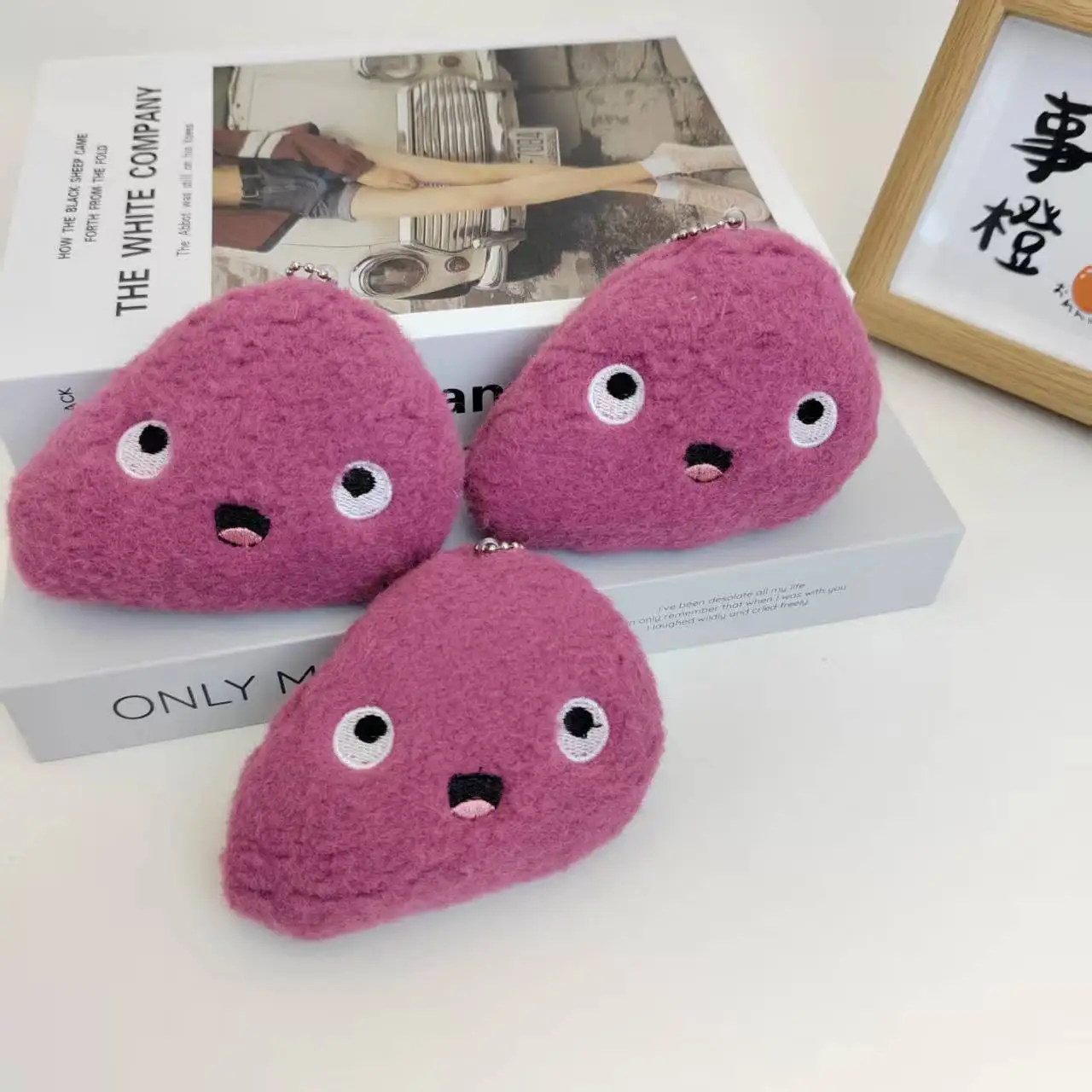 Różowo-Niebieski Kreskówkowy Pluszowy Wisiorek Zabawka Pluszowa Roślina Fasolka Lalka Zawieszka do Plecaka Ozdoby Brelok Prezent Urodzinowy dla Dzieci