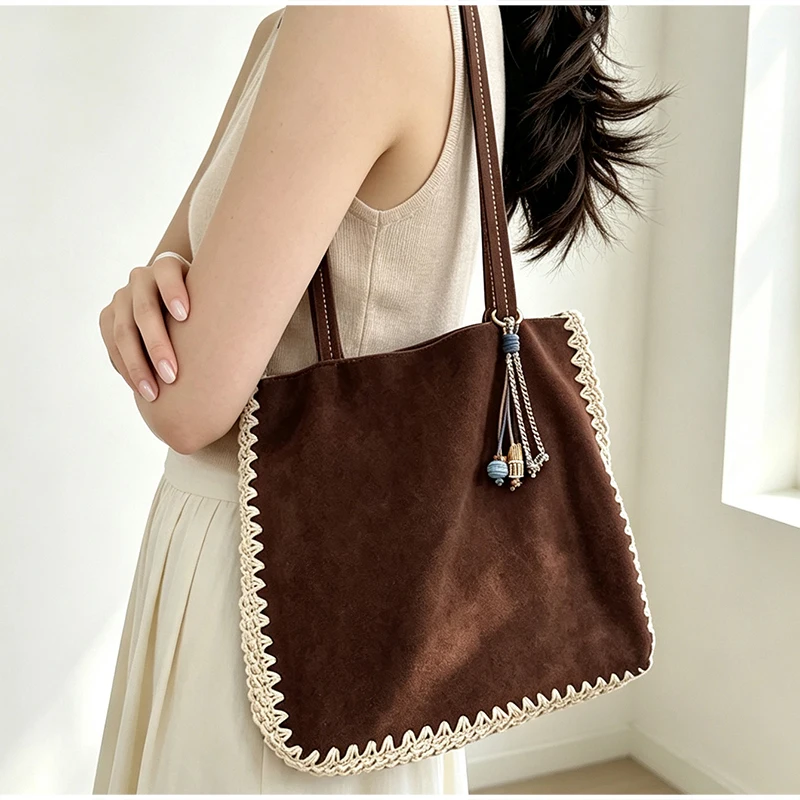 Vintage-Umhängetasche aus Kunstwildleder mit passendem Portemonnaie, Damenhandtasche mit Häkelspitzenbesatz, elegante Colorblock-Tragetasche für Herbst und Winter – Detail 22