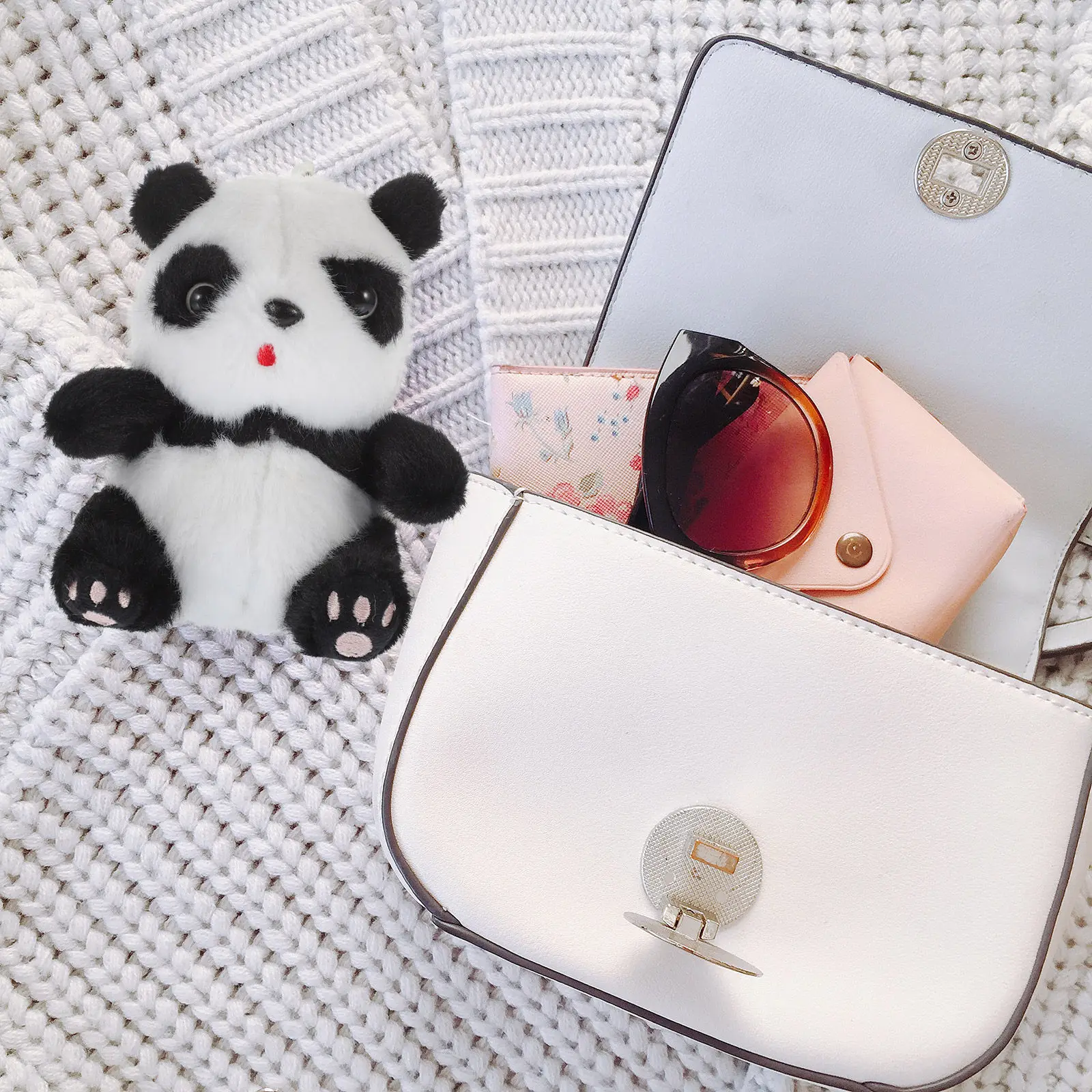 

Очаровательный брелок-панда для сумок и рюкзаков, декоративный легкий аксессуар, милый подарок, брелок-панда