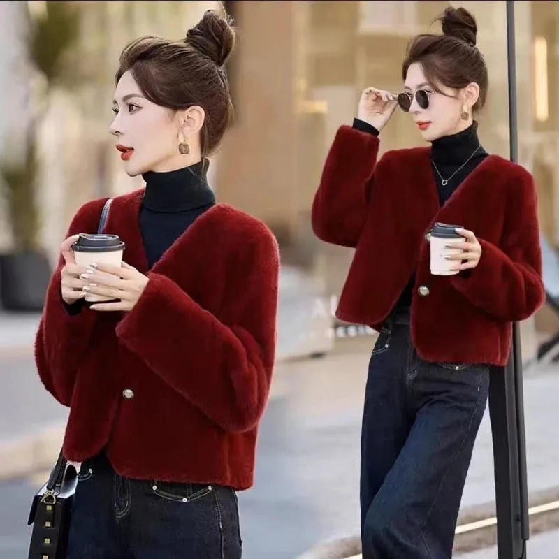 Luxury Brand High Quality Faux Mink Shearling Coat V-Neck Fur Coat Buttons Short Faux Fur Jacket Winter Warm Women Clothes Trend