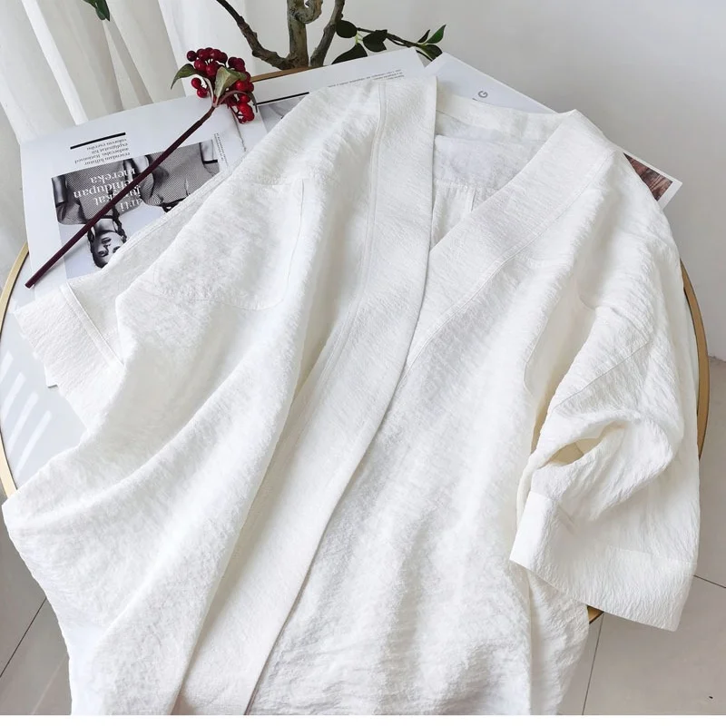 Birdtree,71.3% Mulberry Silk 28.7% Nylon Blouse,Women's Dry Silk Solid V-neck Shirts,Raglan Sleeve Tops,2025 New Shirt T5D320JF