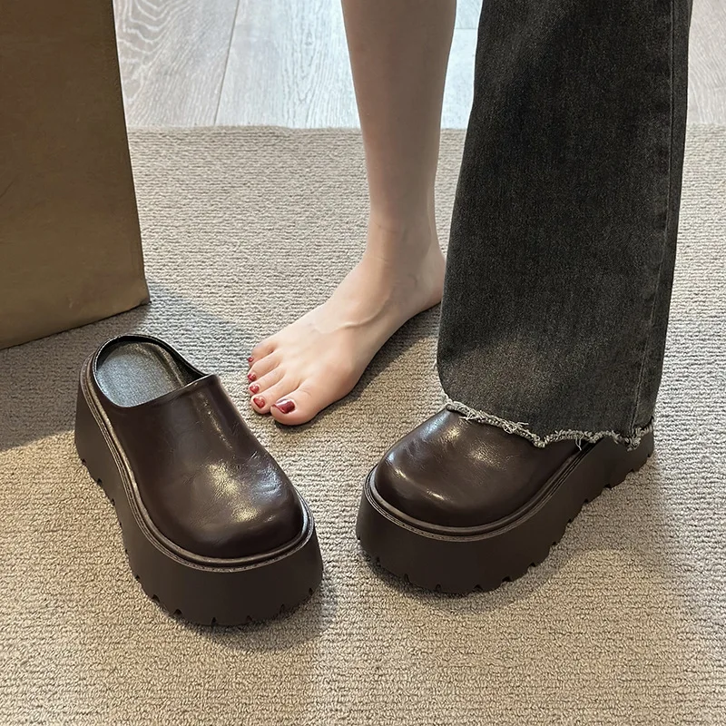 أحذية نسائية 2025 نمط جديد نعل سميك، زيادة الارتفاع، نصف شبشب، غطاء أصابع القدم، أحذية إسفنجية من الجلد الطبيعي، أحذية منصة #4