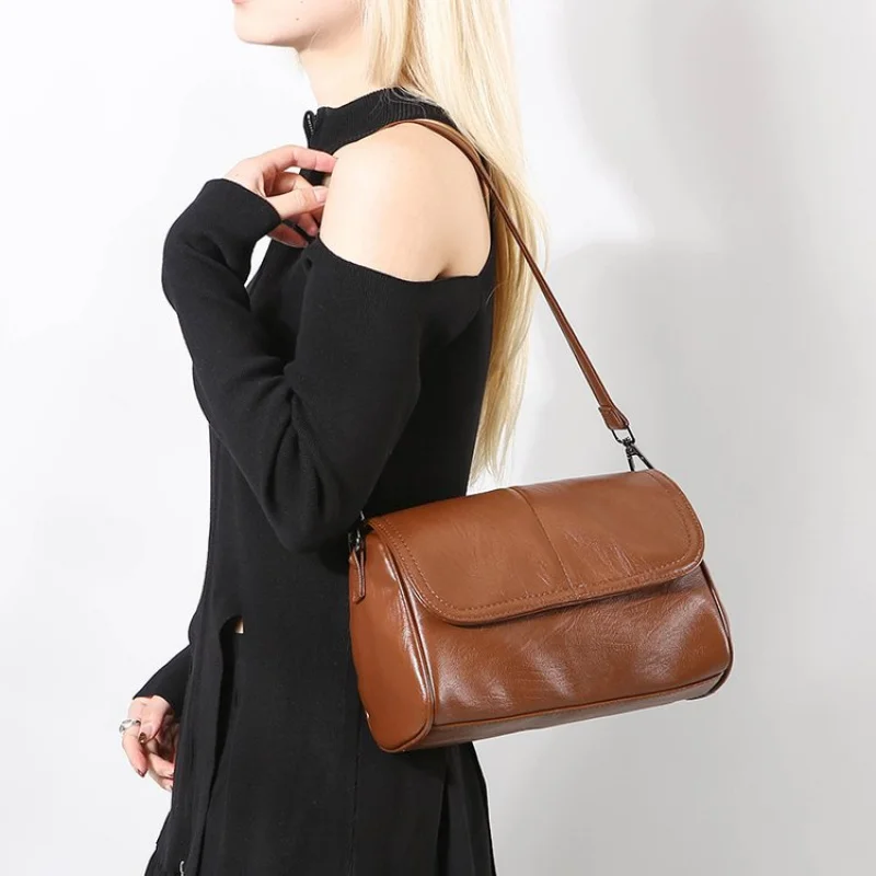 

High-Quality Leather Crossbody Bag For Women Shoulder Handbag Messenger Tote Elegant Designer Brand Practical Use