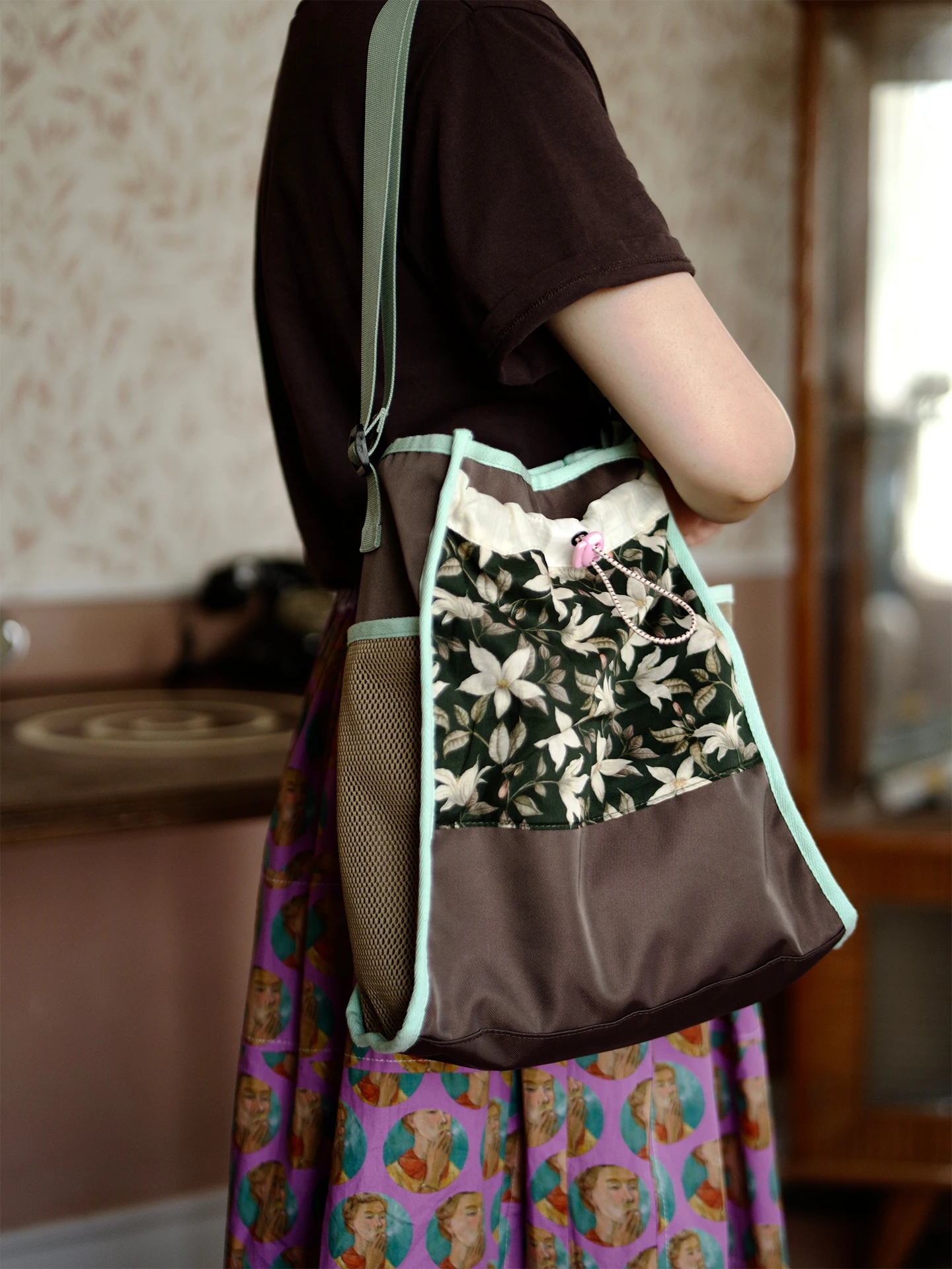 

2025 Original Fashion New Large Capacity Shoulder Bags Splicing Color Contrasting Pattern Design Personalized Women's Bag Trendy
