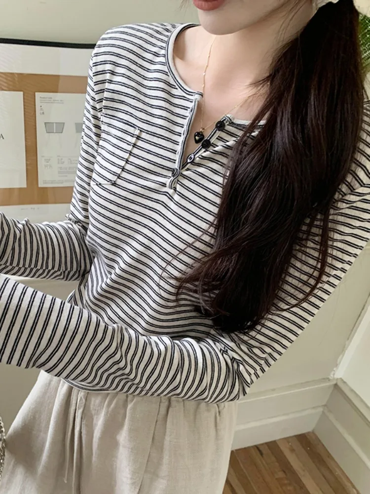 Chic Striped Button Long Sleeve T-Shirt Women's Spring Autumn Base Shirt Slimming Trendy V-neck Cotton Polyester Blend