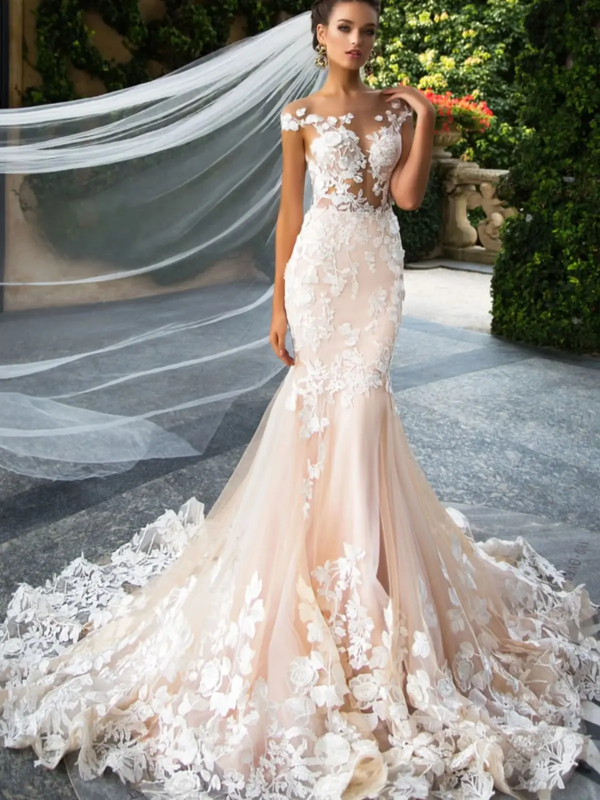 

Customized 2025 Princess Style Mermaid Tail Dress with Lace Embellishments Sweetheart Neckline Backless Design for Women