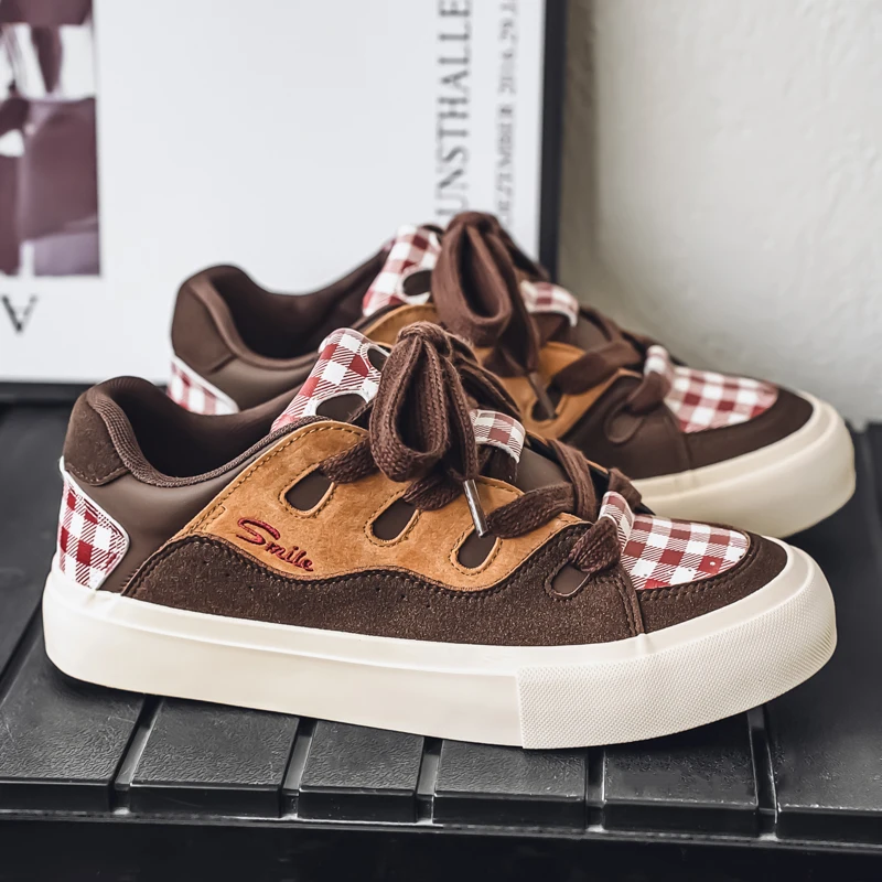 

High Quality Sports Shoes Platform Skateboard Flats Street Sneakers 39-44 Men Casual Shoes Outdoor Personalized Design Sneakers