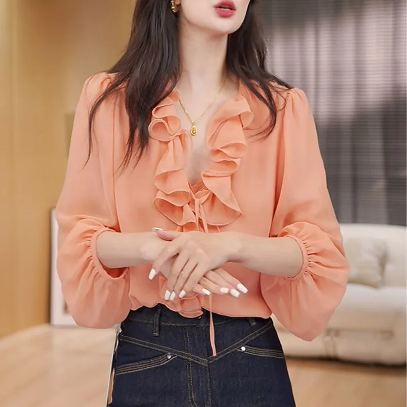 

Gentle Commuting Style Fungus V-neck Long-sleeved Shirt for Women 2025 Autumn New Temperament Top