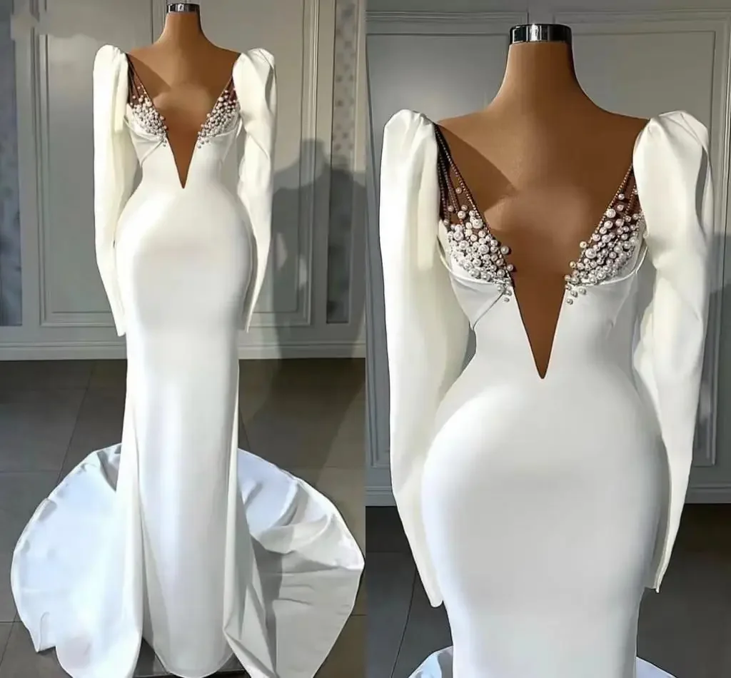 ชุดแต่งงานทรงเมอร์เมดคอวีลึกประดับมุกเงาสำหรับเจ้าสาว แขนยาวผ้าซาติน