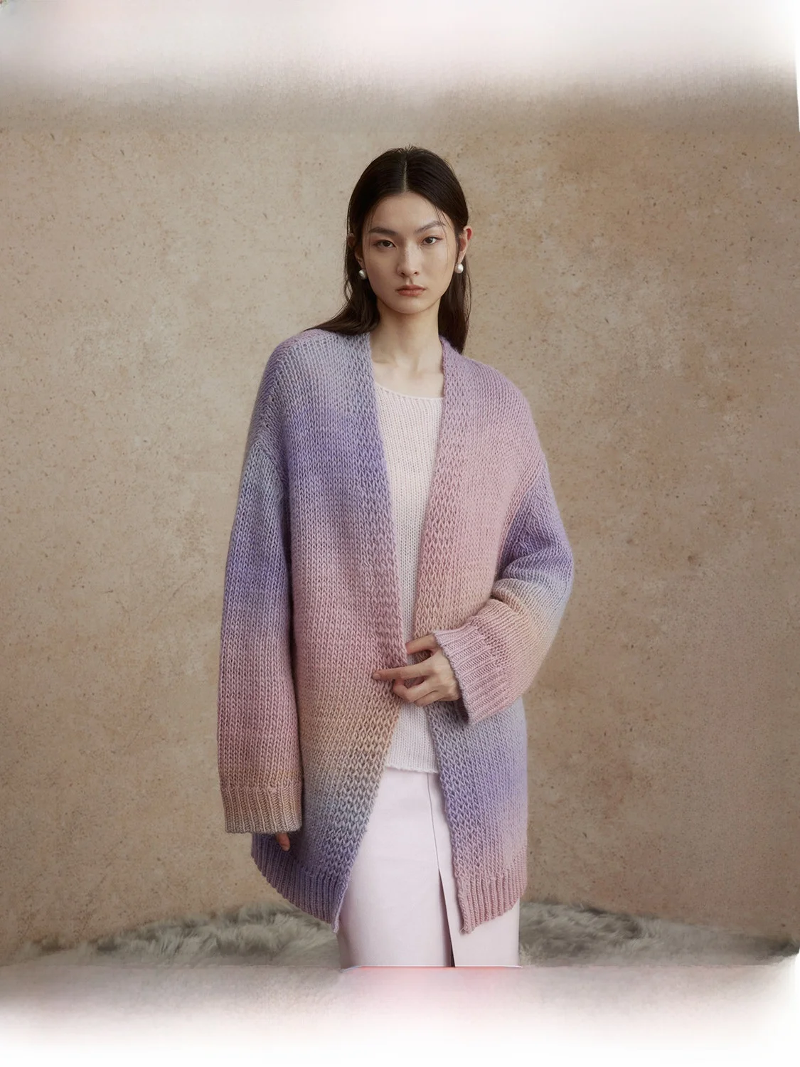 

Женский длинный кардиган ZhiZhi из шерстяного трикотажа с эффектом секционного окрашивания, осенняя коллекция 2024, V-образный вырез, средней длины, свободный крой