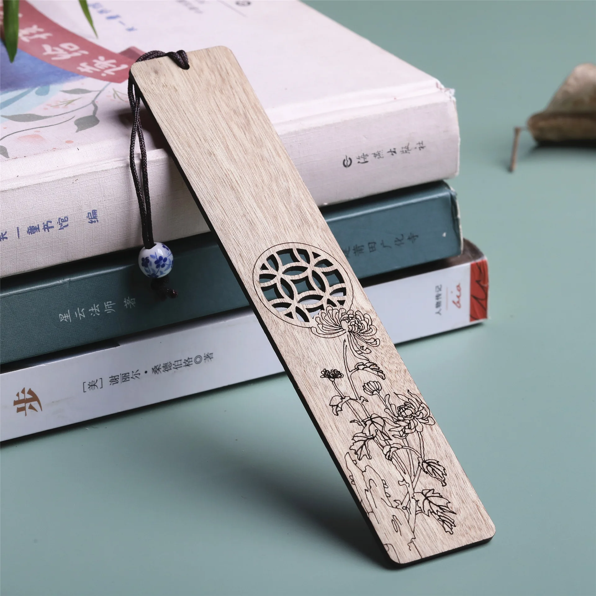 Chinese Retro Carving Plum Blossom Wooden Bookmarks Ebony Hollow Creative Book Mark Page Folder Student Supply School Stationery