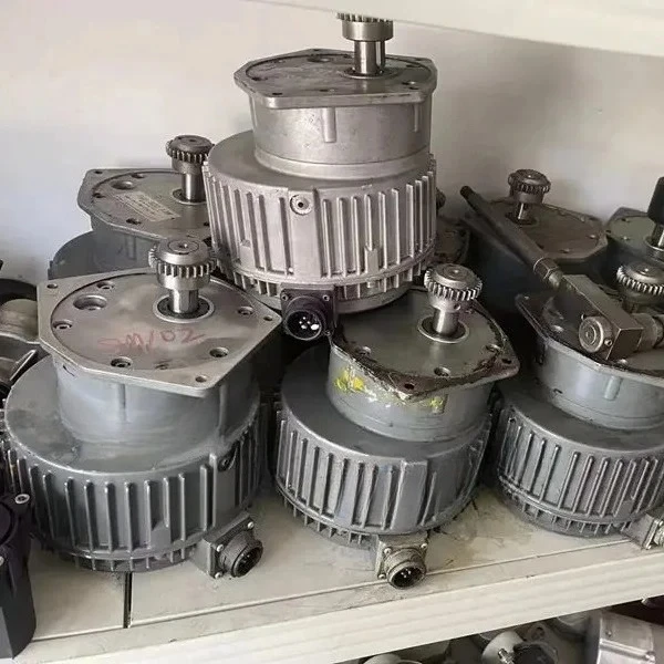 

61.105.3943 61.105.1943 61.105.2943 61.105.3944 F2.105.1062 61.198.1243 Gear Motor Suitable for Heidelberg Machine Press Parts