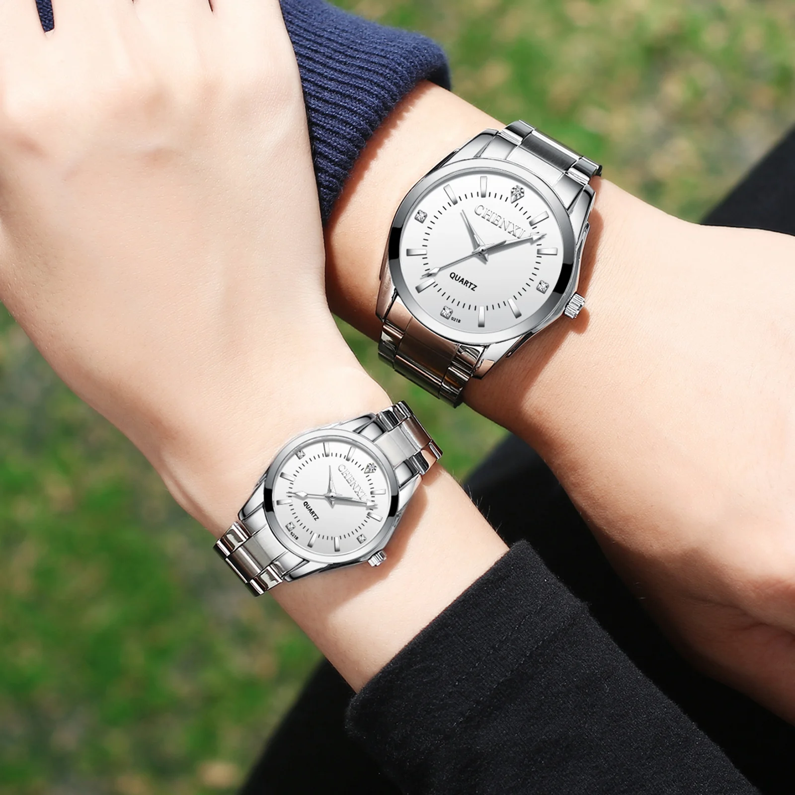 New Fashion 2PCS Coppia Orologi Business Orologio analogico al quarzo impermeabile Coppia Ser per donne e uomini Ama il regalo