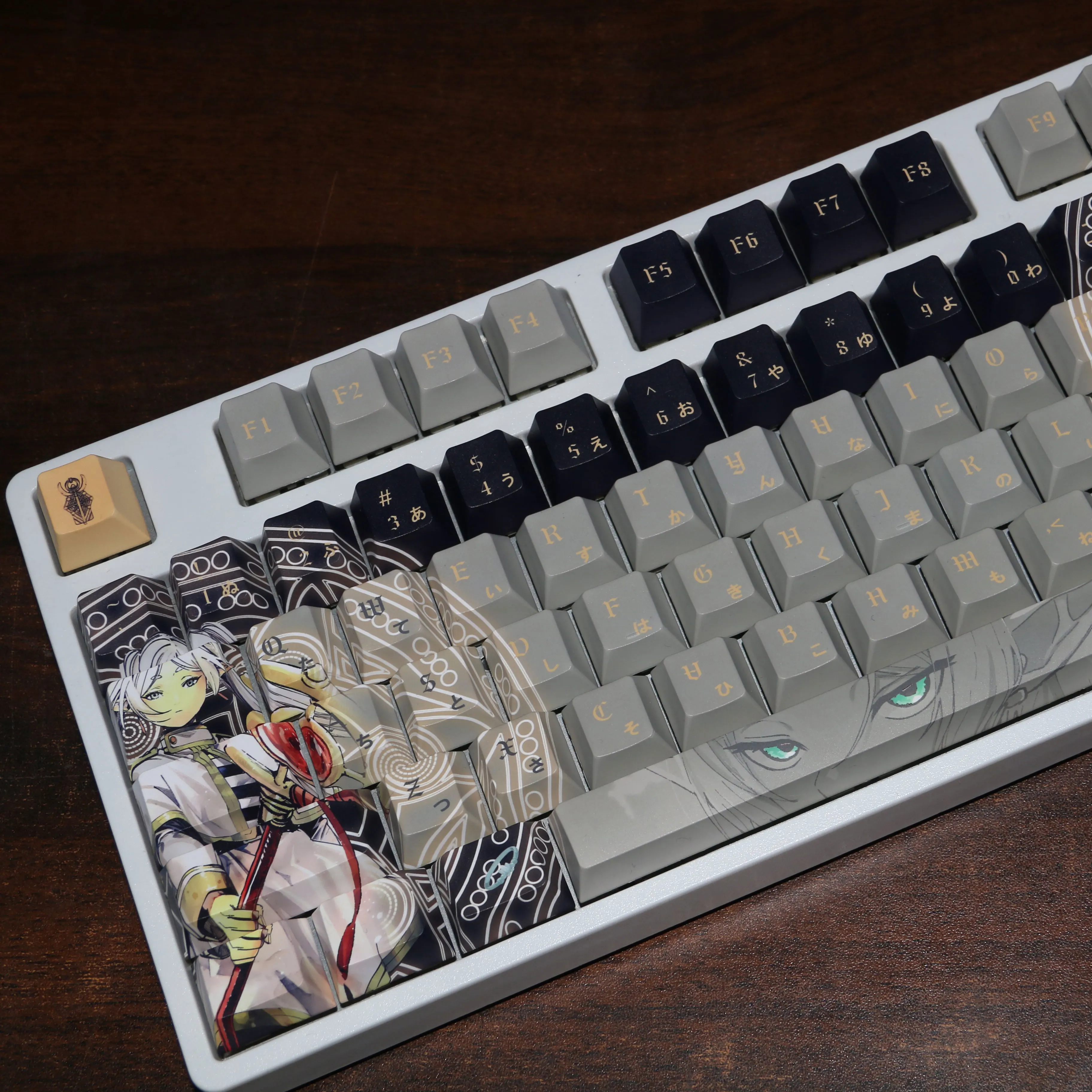 Frieren لطيف أنيمي موضوع كيكابس أنيمي مفتاح كاب PBT الكرز الشخصي الجانب طباعة Keycap لوحة المفاتيح الميكانيكية Made68 Mad68 Wooting 60