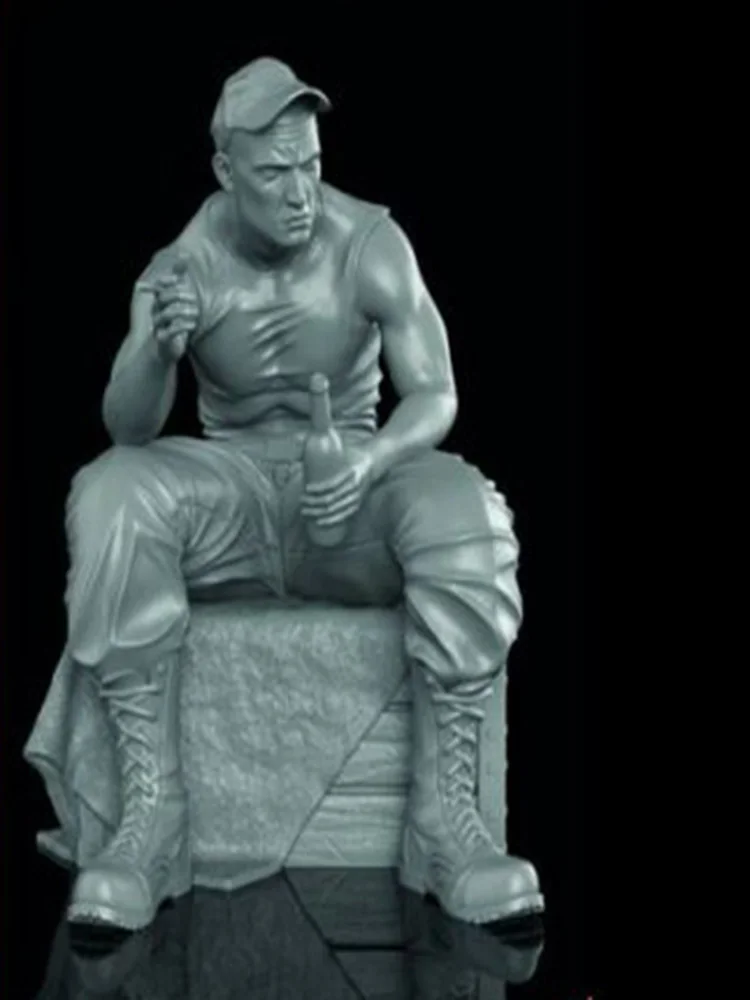 

Unassambled 1/16 Man Sitting Drinking with base Resin figure miniature model kits Unpainted