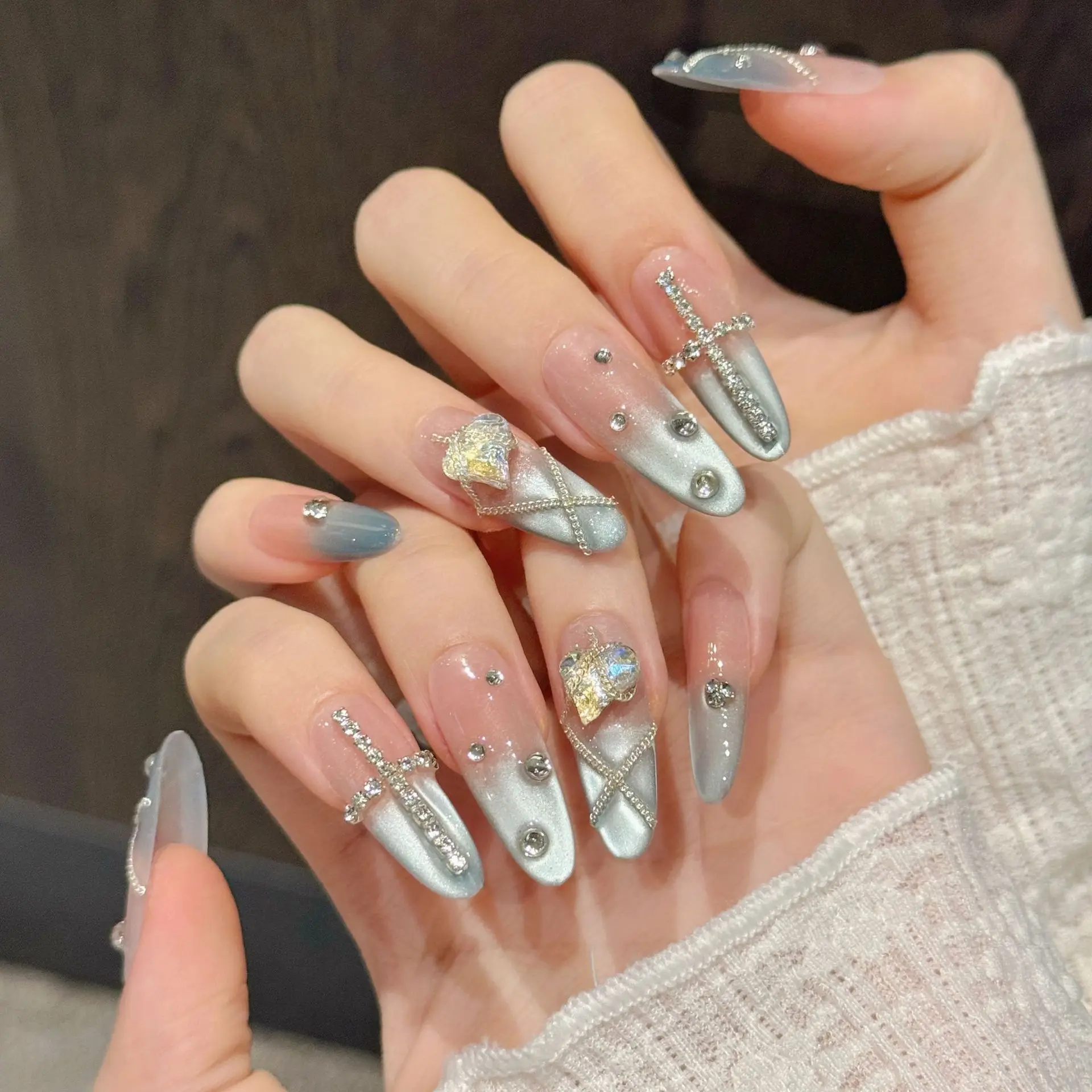 10PCS Luxury Handmade Press on Nails Blue Blush Cat Eye Long Oval Heart Chains Diamond Design False Nails Wearable Nails Art Tip