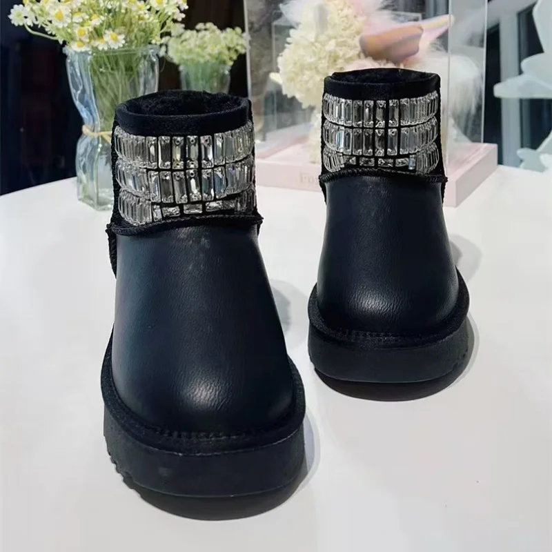 

Luxurious water diamond thickened snow boots, black fur one-piece banquet thick-soled women's cotton shoes 35-40