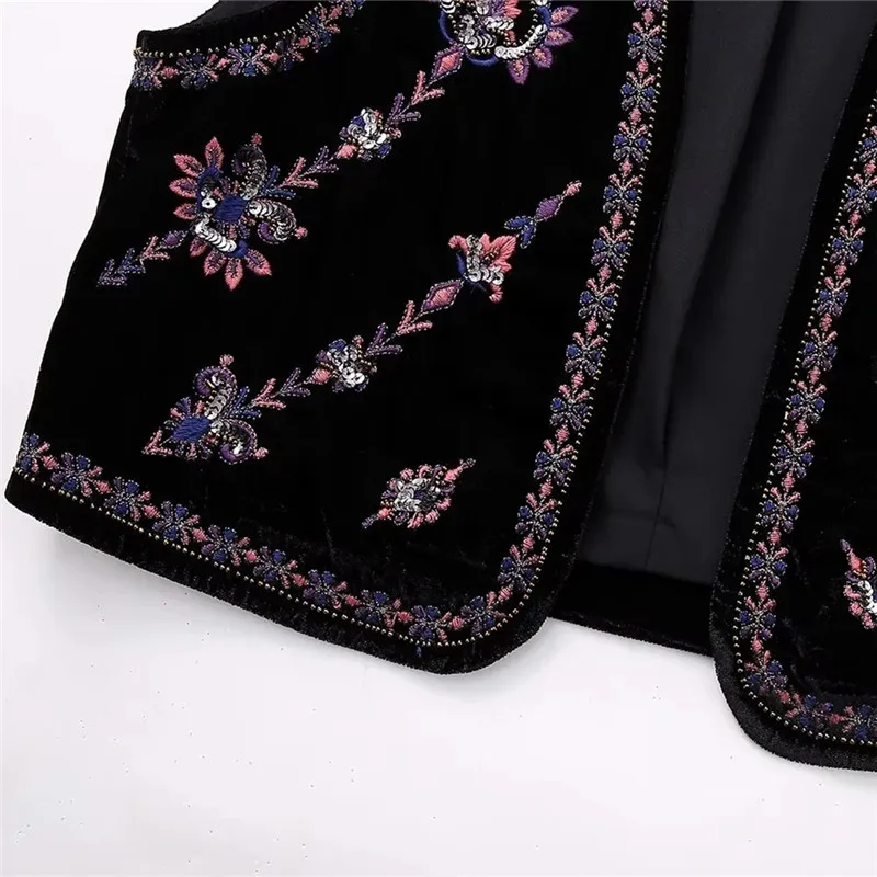 TRAF Velvet Embroidered Vest For Women Black Short Sleeveless Vest Woman Cropped Vintage Jacket Waistcoat Autumn Vest Cardigan