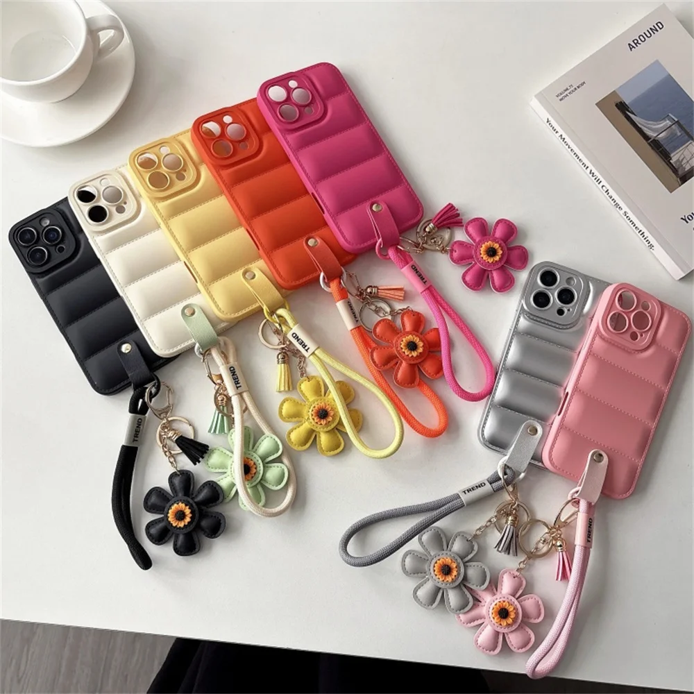 Funda de teléfono con cordón y chaqueta de plumón a la moda para IPhone 17 Air 16E 16 15 14 13 Pro Max 12 11 X XR XS Plus, funda suave de TPU con correa para la muñeca