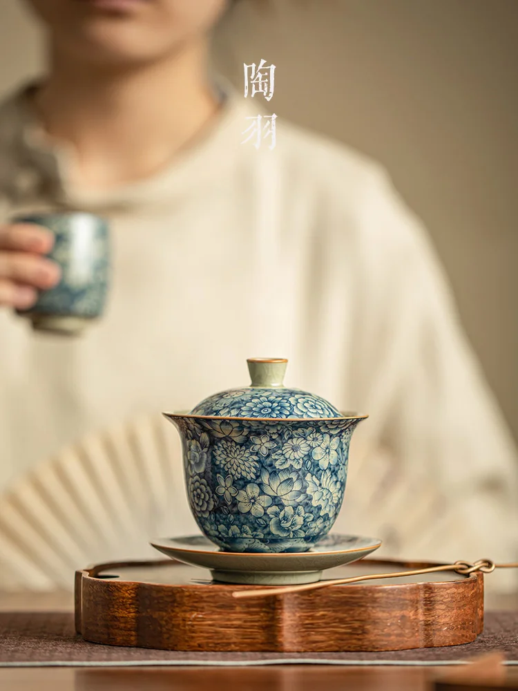 

Blue And White Sancai Covered B Cup, Old Clay, Kung Fu Set, Single HigH-end Anti Scald HouseHold CeramiC Tea Making