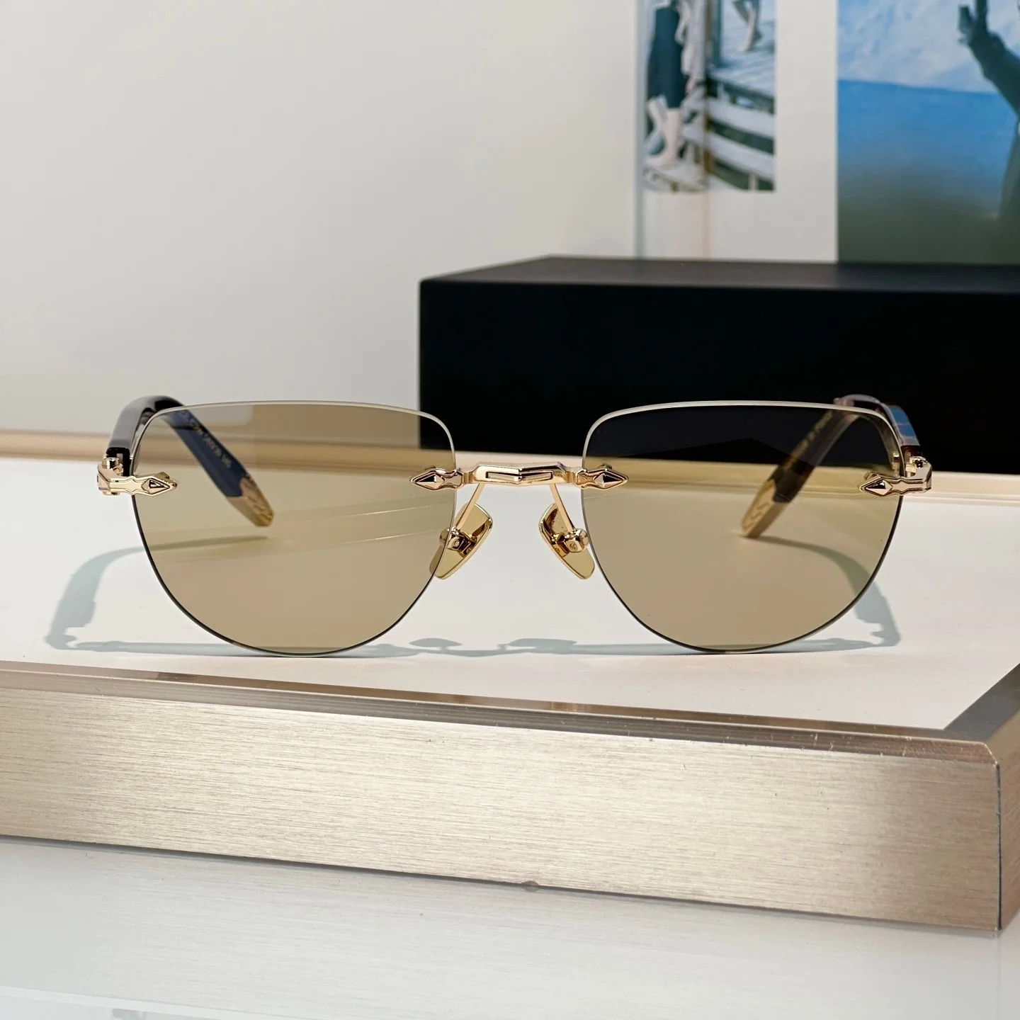 RO2 Sunglasses Man Woman, Statement Rimless Gold Frame Light Yellow Lens UV400 Stand Out Unisex Sunglasses