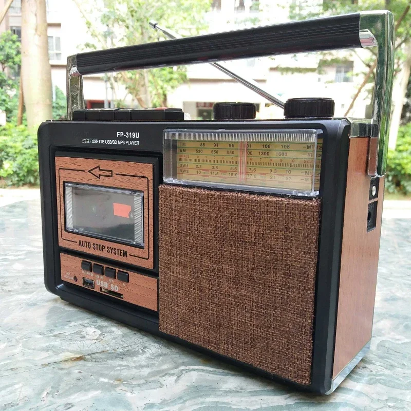 

Retro Old-Fashioned Tape Machine Cassette Machine Radio Full Wave FM Medium Wave Short Wave King Recorder