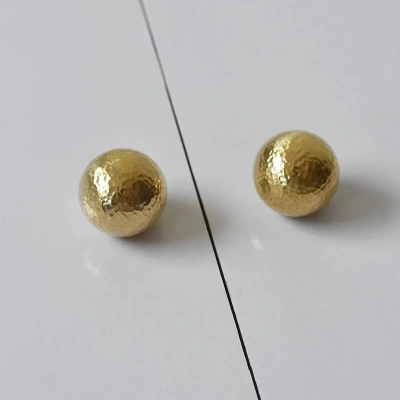 خزانة المطبخ درج خزانة باب الأثاث النحاس اليدوية المطرقة نمط القمر سطح لامعة الذهب الكرة على شكل مقبض #1