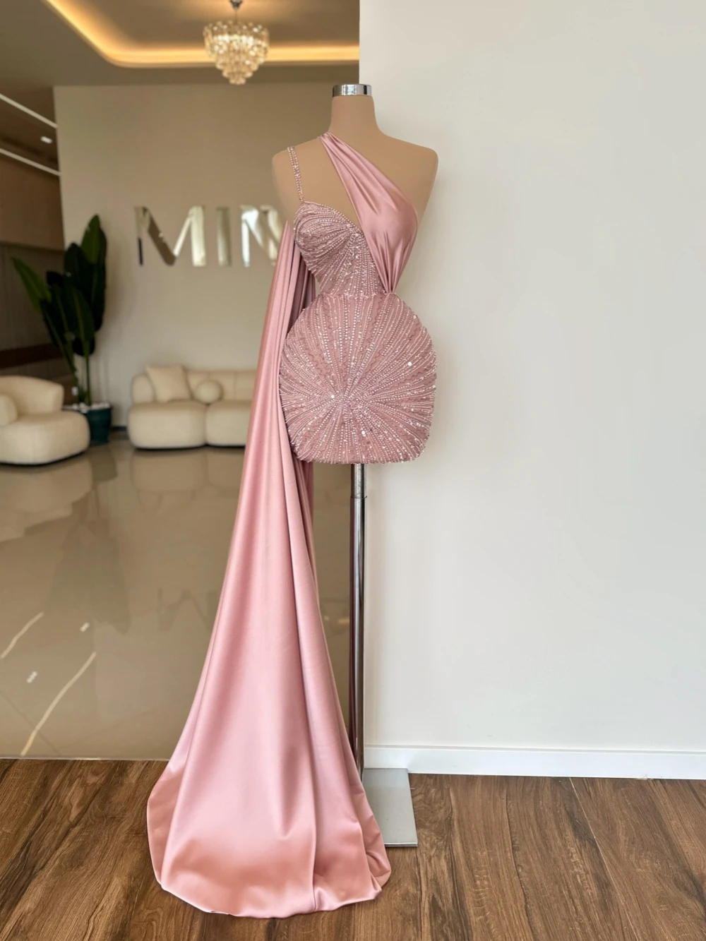 Hand-made Beads Sequins Prom Gown Sexy Illusion Cocktail Dresses Luxury Pink Mini Evening Dress Customized Robe De Mariée