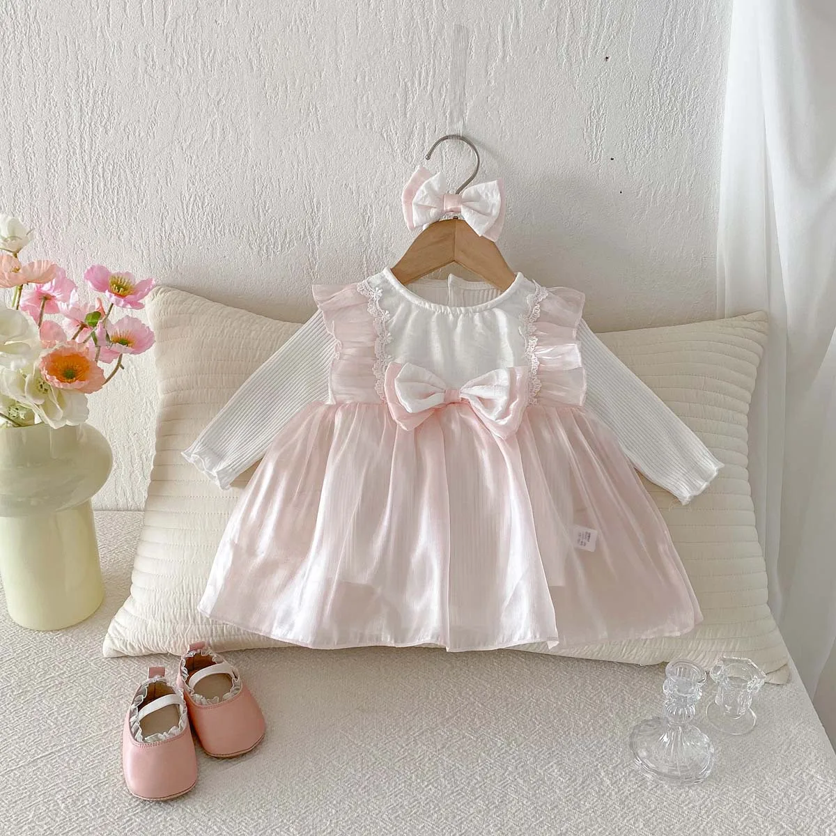 Baby spring outfit new jumpsuit for girls, stylish and fake two piece bow tie bag, fart mesh, Bai Tian Princess Romper