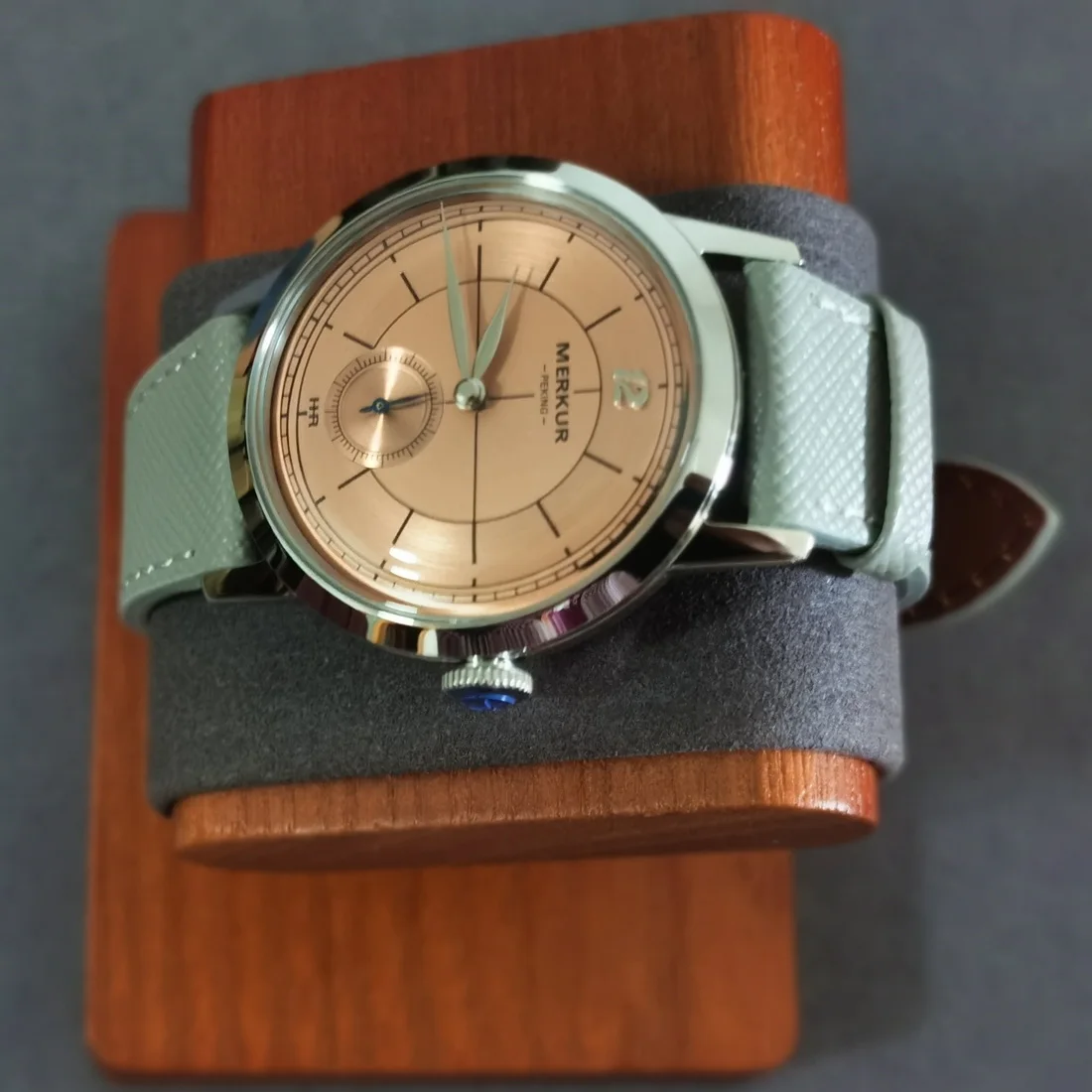 MERKUR ساعة طيار للرجال 38 ملم ساعة يد ميكانيكية ملفوفة يدوية 50 متر مقاومة للماء KM زجاج سمك السلمون