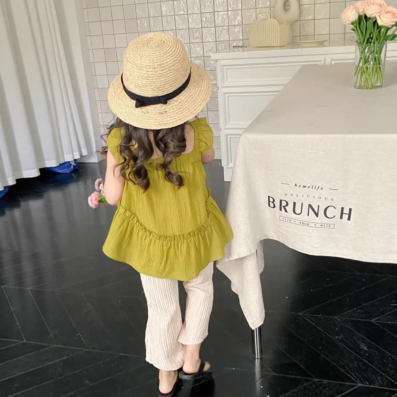 Two-piece Set Summer New Korean Version Girls Vest Set with Flying Sleeves Fashionable and Cute Temperament Suit
