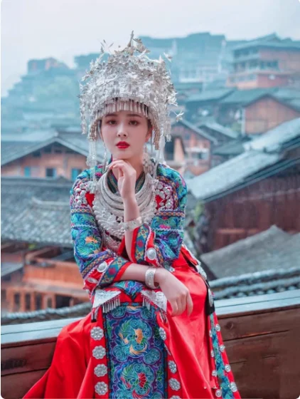 

Chinese Autumn and Winter Hmong Women's Red Formal Dress