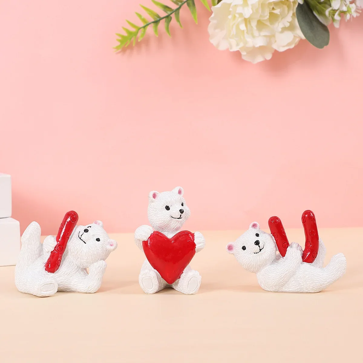 

Valentine's Day Love Bear Resin Ornaments Desktop Ornaments Love Confession Small Bear Figurines Gift Romantic Home Ornaments