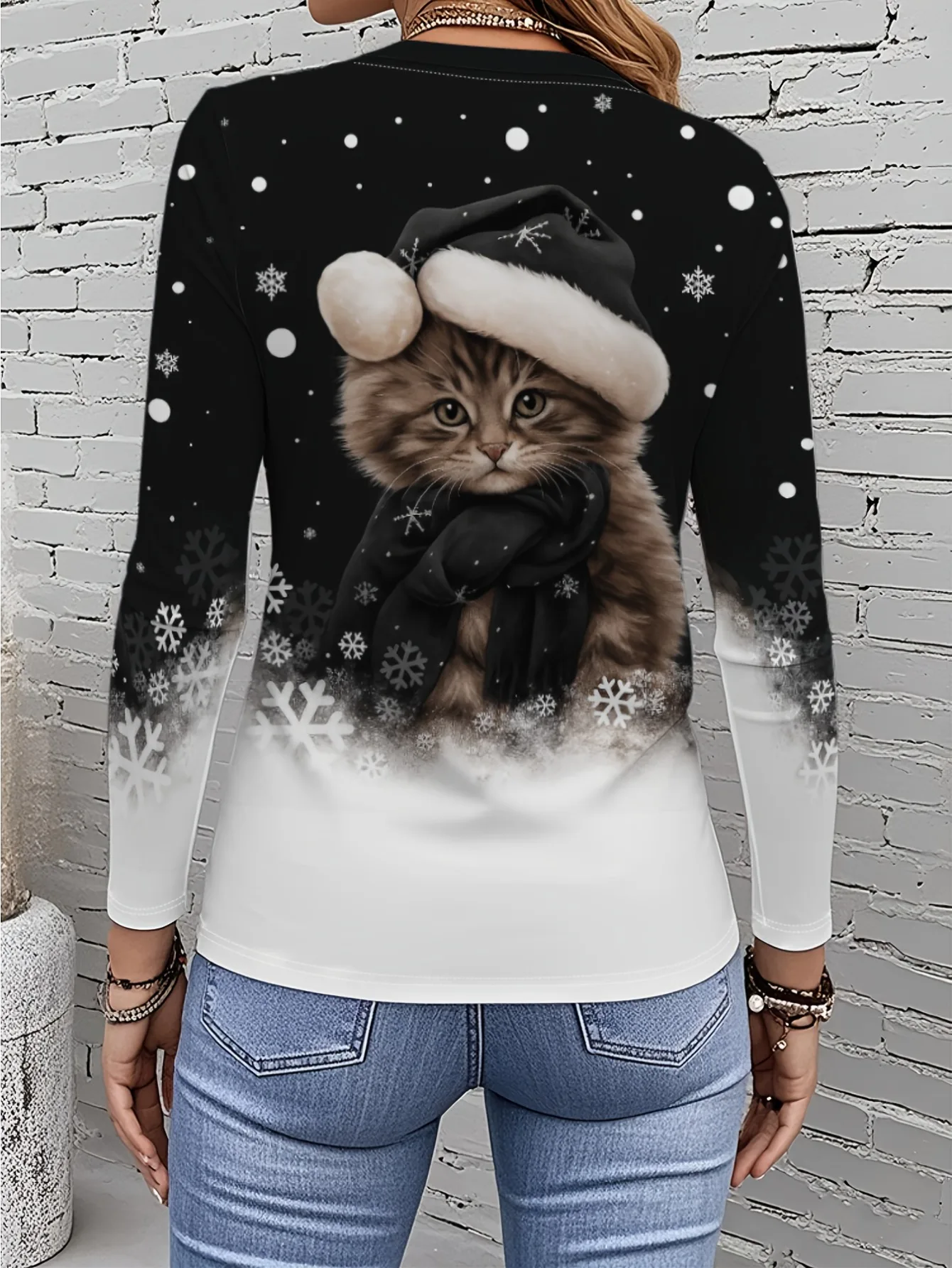 女性用、丸襟、長袖Tシャツ。クリスマス柄で、猫、サンタ帽、雪 - T-Shirts のレビューと価格