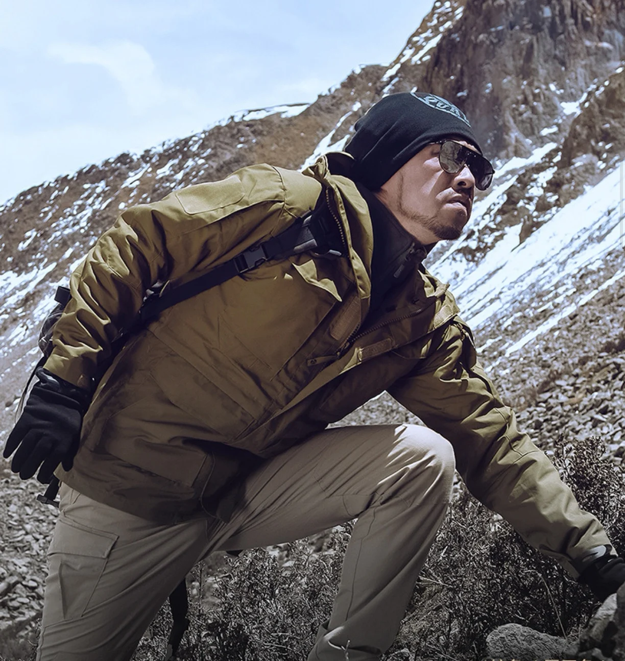 coupe-vent-tactique-camouflage-pour-homme-–-vetement-d'exterieur-durable-pour-le-printemps-et-l'automne-ideal-pour-la-randonnee-et-le-camping