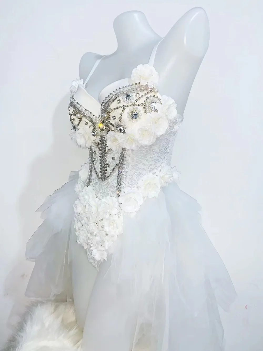 Sexy Bar Party Female Costume Sparkly Rhinestones White Lace Flowers Bodysuit Nightclub DJ Singer LED Dance Wear Stage Outfits
