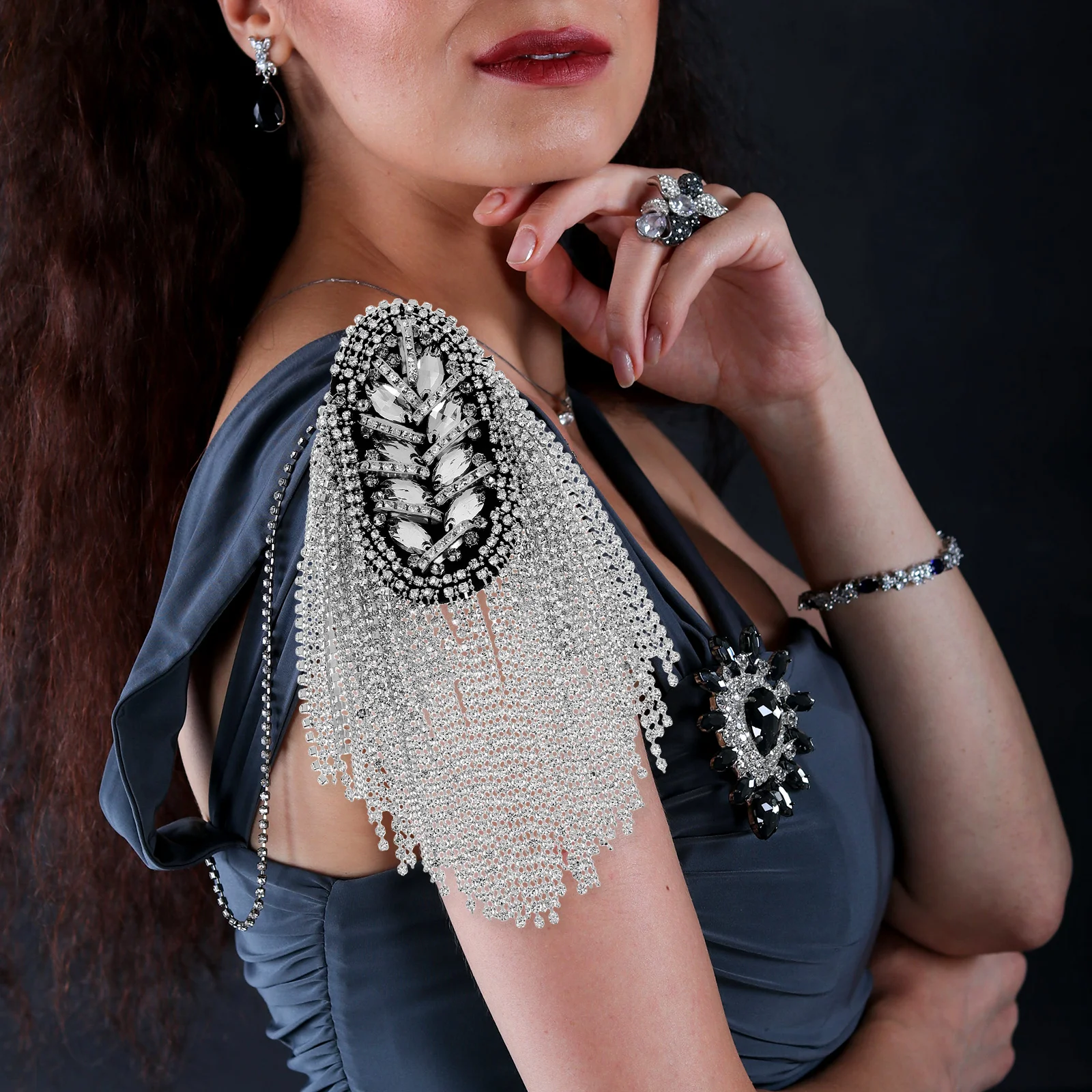 

2pcs Metal Shoulder Epaulets Tassel Chain Epaulettes Rhinestone Fringe Suit Uniform Badge Jewelry Clothes Accessories